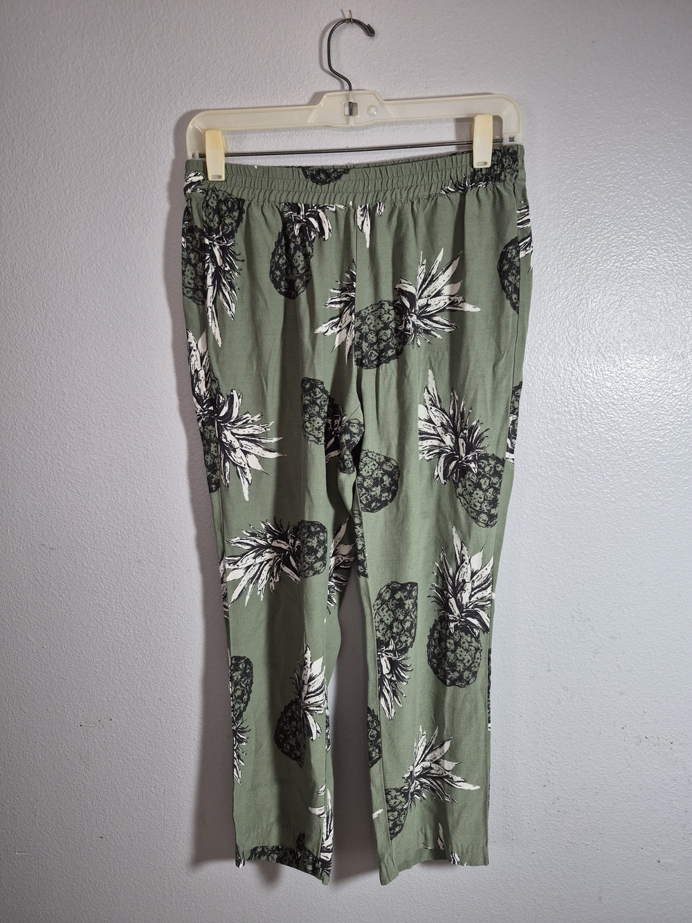 BB Dakota Olive Green Pineapple Print Cropped Pants  S Resortwear Coastal Chic
